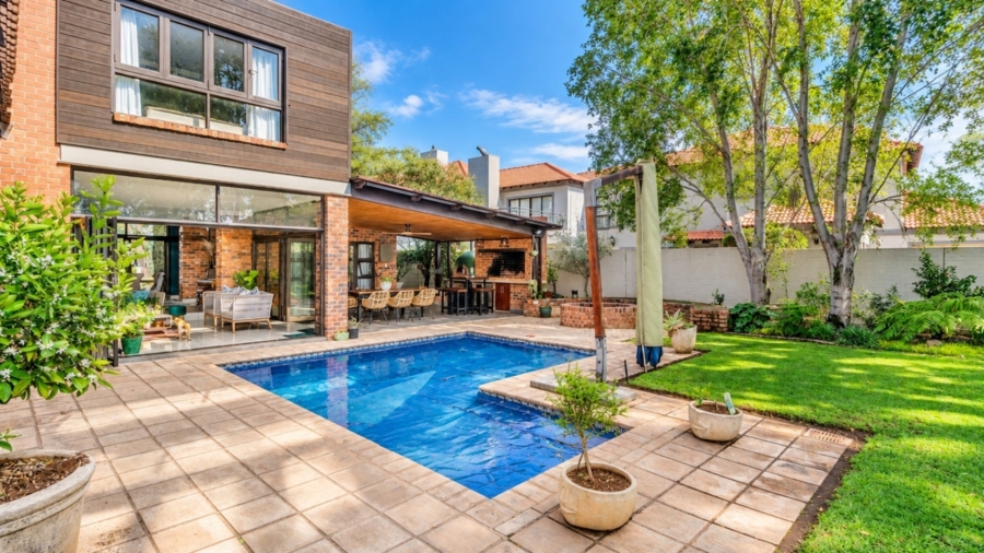 5 Bedroom Property for Sale in Xanadu Nature Estate North West